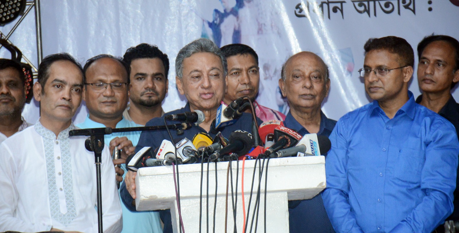 সাংবাদিকদের দলীয় কর্মী নয়, মানুষের কণ্ঠস্বর হতে হবে: আমীর খসরু
