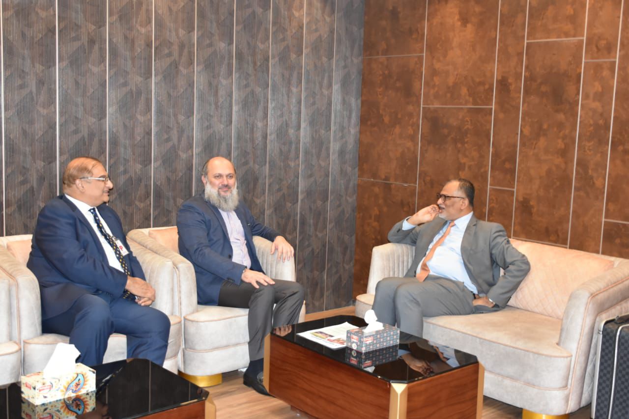 Pakistan's Commerce Minister in Dhaka on 4-day visit