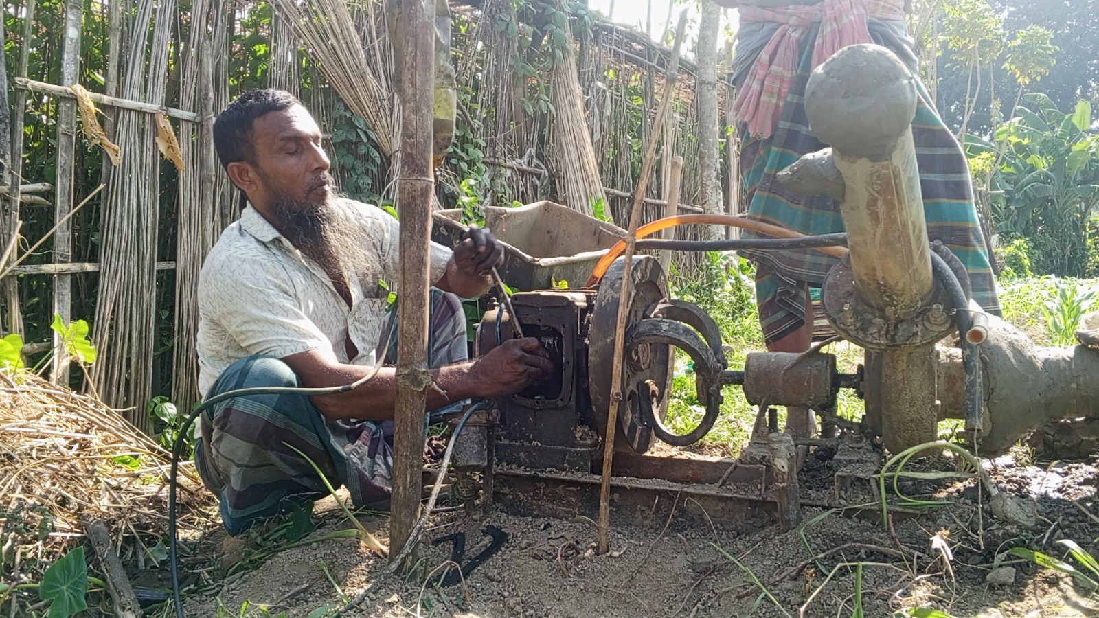 Blind but brilliant: Alamdanga’s Zahurul sees the world through his hands